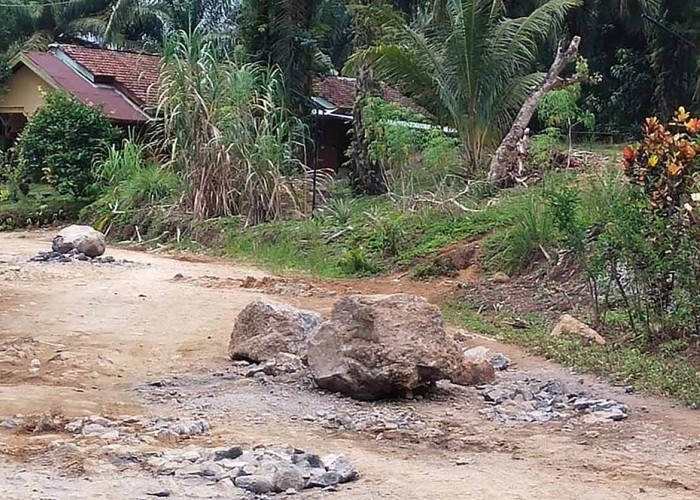 Warga Lubuk Selandak Harapkan Sentuhan Pembangunan 