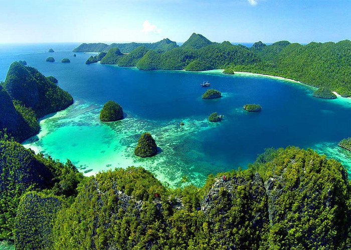 Kisah Pulau Raja Ampat, Mitologi Lokal Seorang Wanita yang Menemukan Tujuh Butir Telur