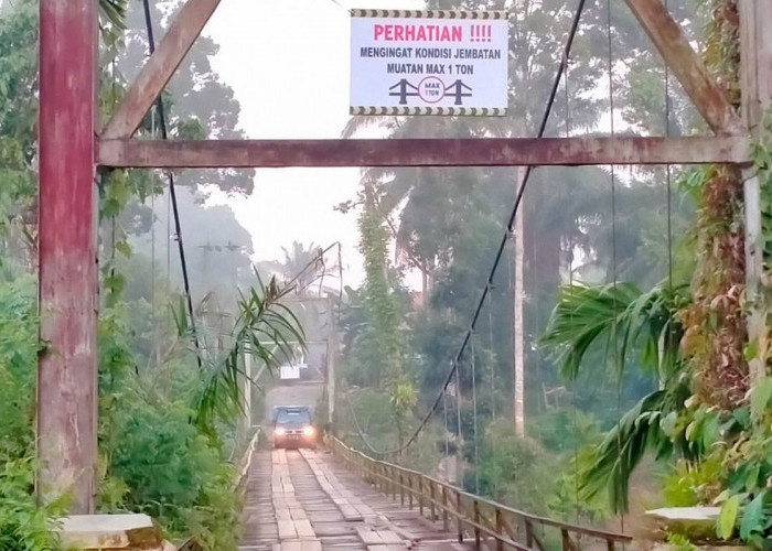 Jembatan Poros Talang Buai Babak Belur