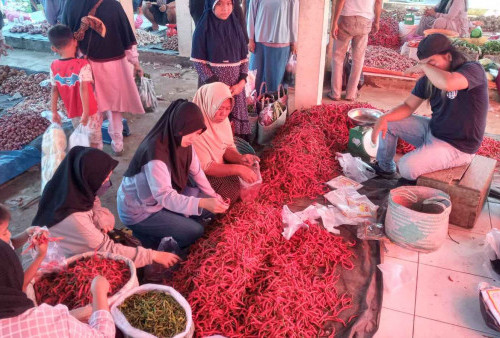 Cabai, Bawang dan Telur di Pasar Mukomuko Masih Bertahan Tinggi