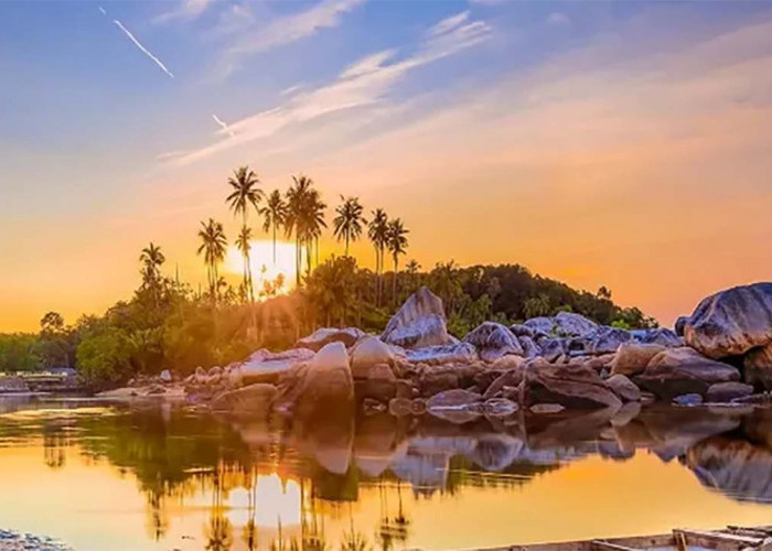 Pantai Pengudang, Spot Wisata Alam yang Airnya Jernih dengan Pemandangan Sunset yang Memukau