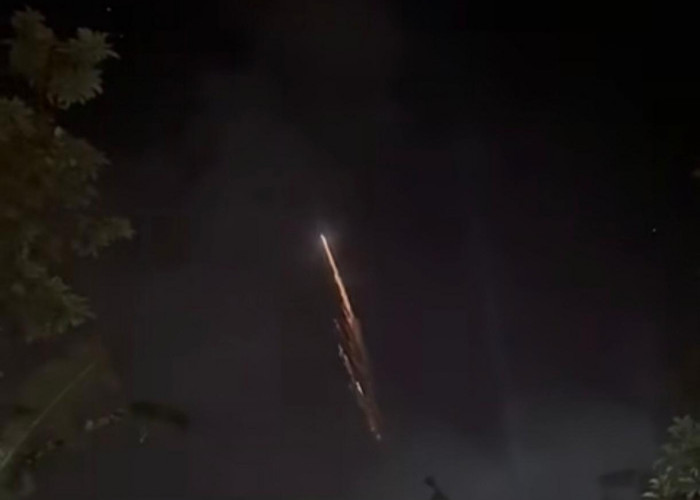 Disangka Rudal, Cahaya Yang Melintas Di Langit Adalah Sampah Antariksa