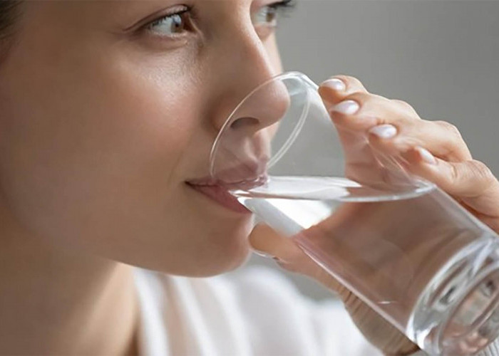 Jangan Diremehkan, Ini 5 Manfaat Minum Air Putih Untuk Kesehatan Tubuh yang Jarang Diketahui