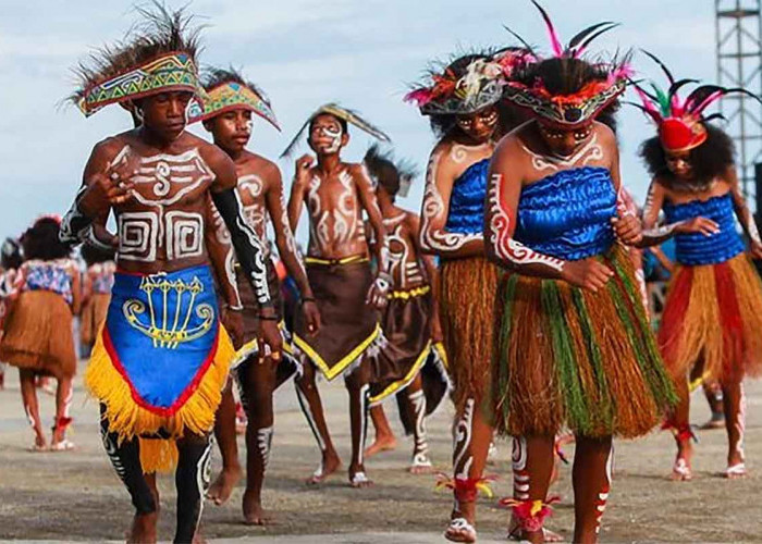 Paling Menarik dan Unik, Inilah Pakaian Adat Papua yang Khas dari Indonesia Timur