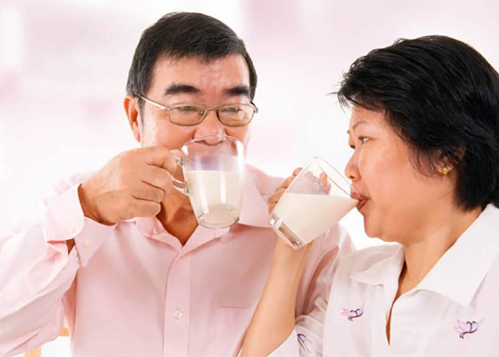 Menjaga Kesehatan Tulang di Usia Lanjut, Inilah 7 Rekomendasi Susu yang Baik Untuk Kesehatan Tulang 