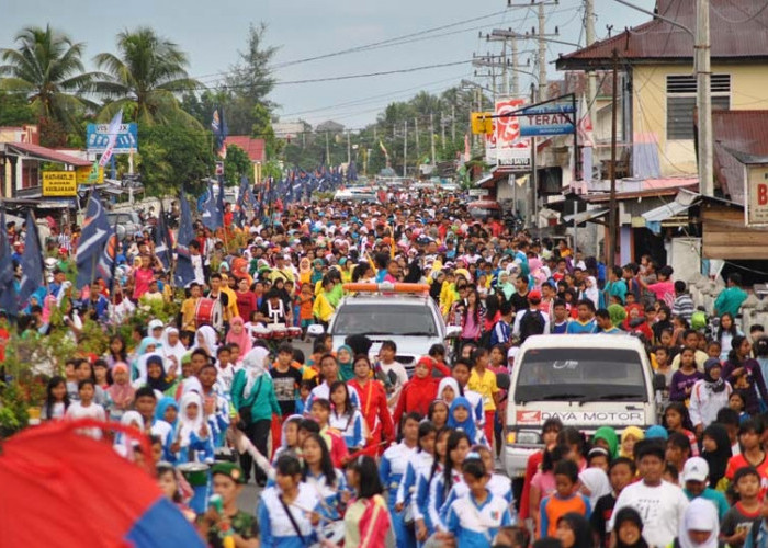 Jalan Santai HUT Kabupaten Spektakuler, Rebut Doorprize Mewah dan Menarik