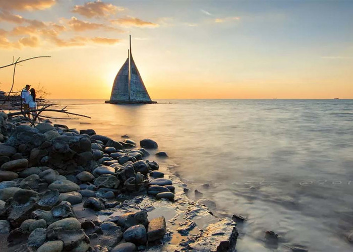 Pesona Alam Pantai Tanjung Layar Putih, Surga di Pesisir Indonesia