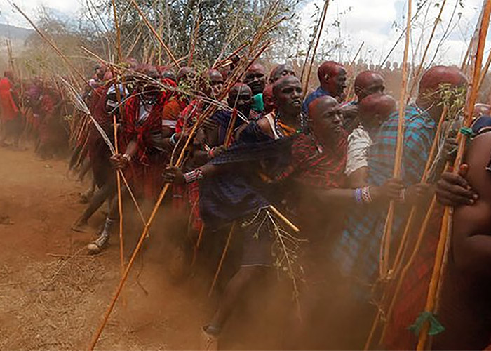 Tradisi Unik di Afrika, Bertarung Sampai Mati Demi Cinta