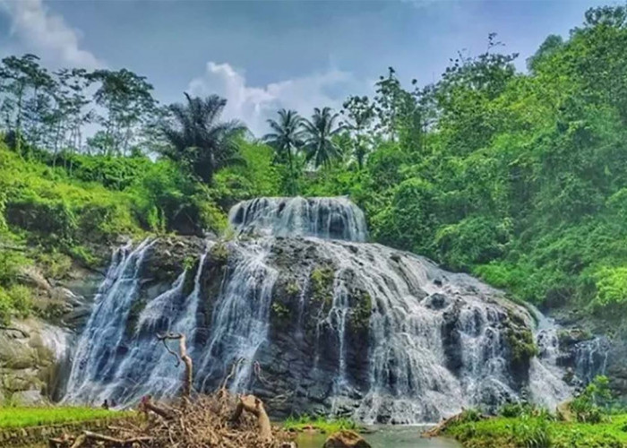 Unik dan Menyegarkan, Beginilah Keindahan Wisata Alam Curug Sindora 