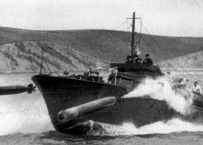 Pertempuran Laut Aru, Saat Pesawat dan Kapal Belanda Menyerang 3 Kapal Perang NKRI, Aksi Heroik Yos Sudarso