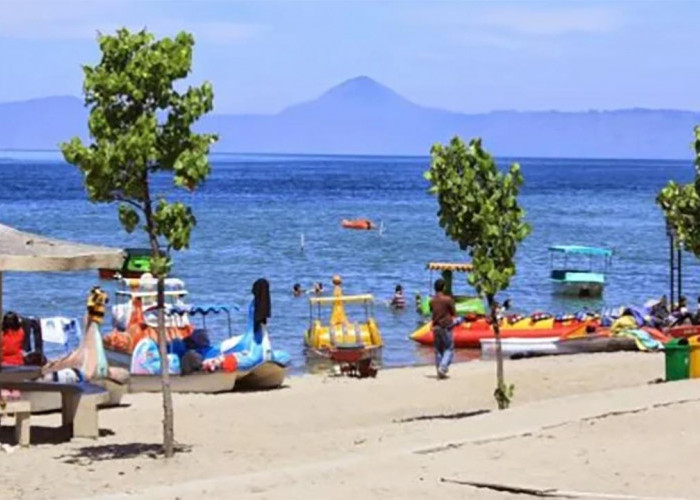 Pesona Alam Pantai Pasir Putih Parbaba, Cocok untuk Dikunjungi Akhir Tahun