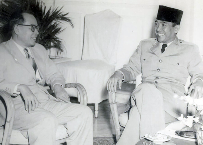 Saat Presiden Soekarno Resah, Menyadari Sahabatnya Bung Hatta Belum Menikah Diusia 43 Tahun