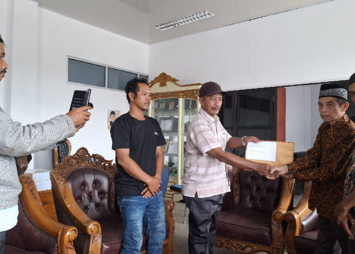 Temui Ketua DPRD, KPM Desak Pemerintah Evaluasi HGU Perkebunan Sawit PT DDP di Mukomuko