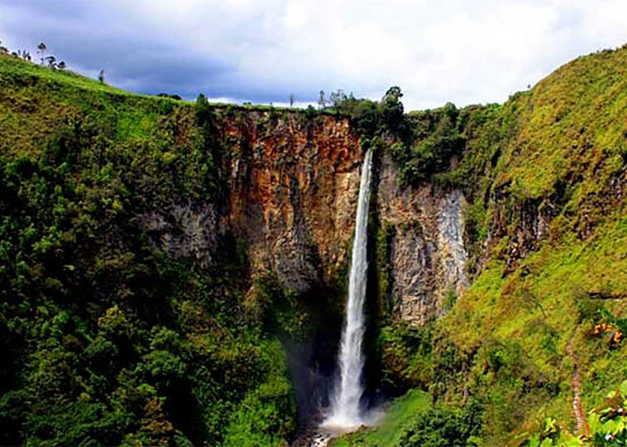 Intip Pesona Alam Air Terjun Sigura-Gura, Air Terjun Tertinggi di Indonesia 