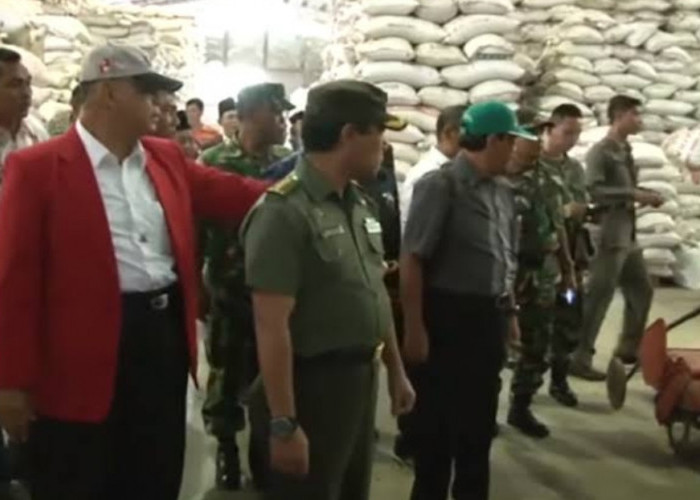 Ponpes Al Zaytun Indramayu Disergap TNI Temukan 1000 ton Gabah, Panji Gumilang Tak Gentar Sedikitpun
