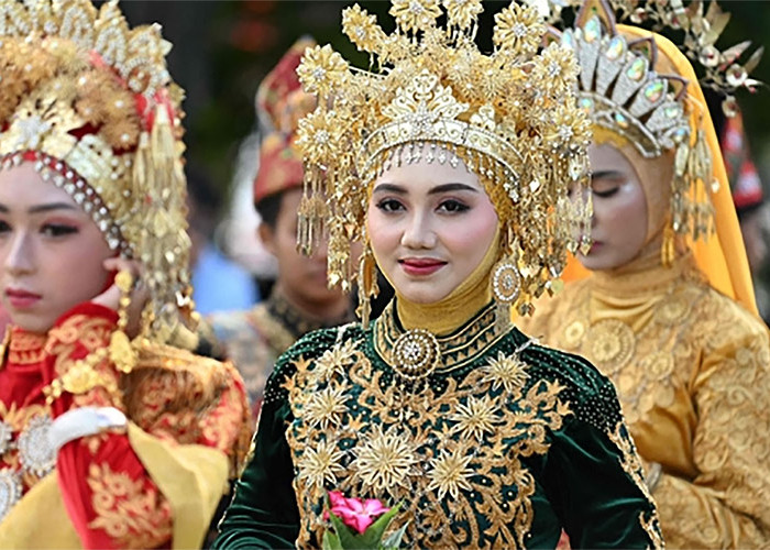 Seragam Sekolah Kini Lebih Berwarna dengan Keberagaman Budaya