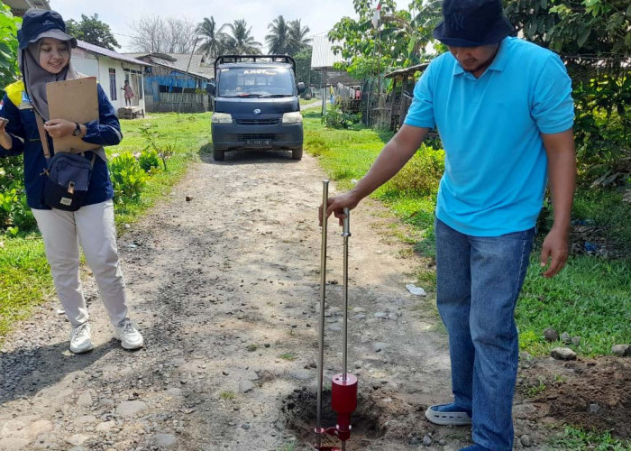 Jalan Gang Becek, SP10 dan Ruas Pantai Indah Mukomuko Skala Prioritas Aspal 2025