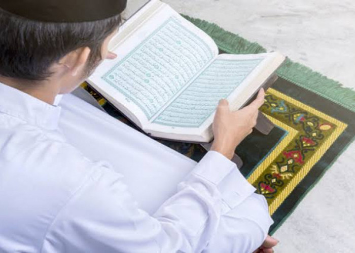 Menuntut Ilmu Ketika Dewasa Laksana Mengukir di Atas Air, Ini Penjelasannya