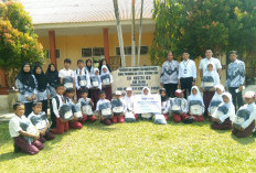 BRI Cabang Mukomuko Serahkan Bantuan Pembangunan Masjid dan Paket Perlengkapan Anak Sekolah