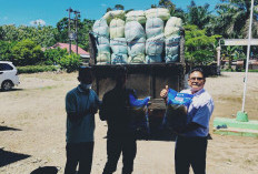 Petani di Desa Sumber Makmur Dapat Bantuan 15 Ton Benih Padi