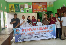 10 KPM di Desa Arah Tiga Terima BLT-DD Tahap Pertama