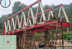 Roboh Diterjang Air Bah, Kadis PUPR Pastikan Proyek Jembatan Lubuk Silandak Tetap Lanjut