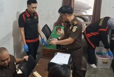 Jelang Penetapan Tsk?, Penyidik Kejaksaan Mukomuko Geledak Kantor KPU Mukomuko