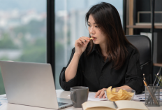Ngemil Saat Kerja: Bantu Fokus atau Hanya Kebiasaan Tanpa Sadar?