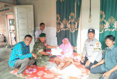 Salurkan BLT-DD Triwulan Ke-3, Pemdes Suka Pindah Serahkan Langsung Bantuan ke Rumah Para KPM