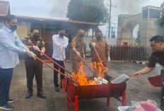 Jaksa Mukomuko Musnahkan Barang Bukti 34 Kasus Pidana Yang Sudah Inkracht