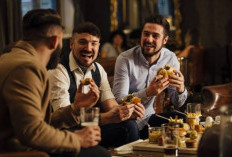 Ketika Makan Sambil Bicara, Ini Kata Islam