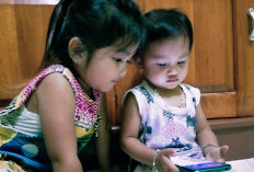 Dampak Anak Sering Bermain Ponsel Menurut Psikolog