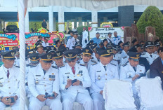 Sedang Berpuasa, Peserta Upacara HUT Mukomuko Tetap Semangat Di Bawah Terik Matahari