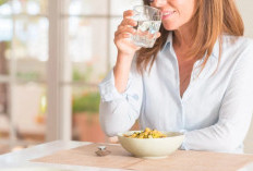 Ini Efek bagi Kesehatan Ketika Belum Selesai Makan tapi Sudah Minum