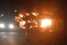 Ledakan Besar Sertai Kebakaran Rumah Di SP1 Penarik, Seluruh Barang Hingga uang Ikut Terbakar