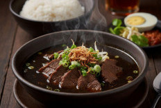 Resep Rawon Khas Jawa Timur: Kuah Khas dengan Rasa Kacang Keluak yang Mendalam