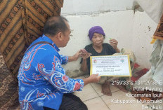 Pemdes Ranah Karya Serahkan BLT-DD Triwulan Pertama ke Rumah Masing-masing KPM