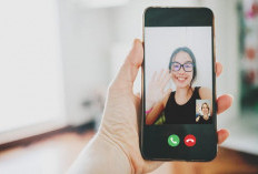 Ini Bahaya bagi Anak Remaja Sekarang Jika Pacaran Pakai Video Call