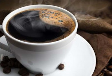 Mengaduk Kopi Hitam Agar Rasanya Pas, Jangan Aduk Kanan Atau Kiri 