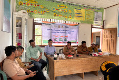 Desa Mekar Sari Sambut Tim Monev Sodorkan Kelengkapan dokumen SPJ