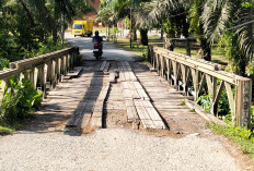 Sedih, Jembatan Penghubung ke Desa Semundam dan Mundam Marap Rusak