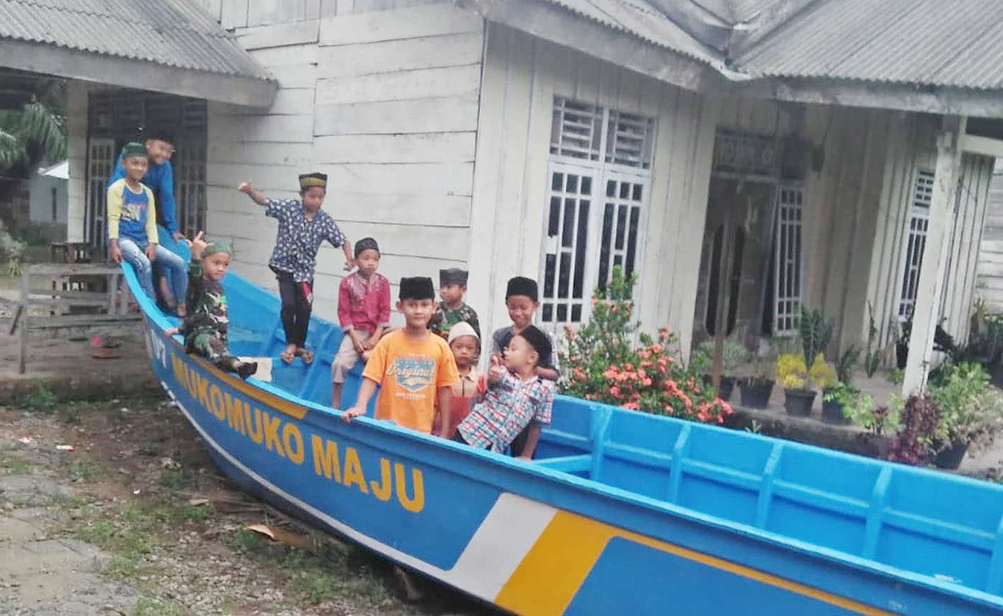 Bantah Tudingan ”Kuasai” Perahu Bantuan