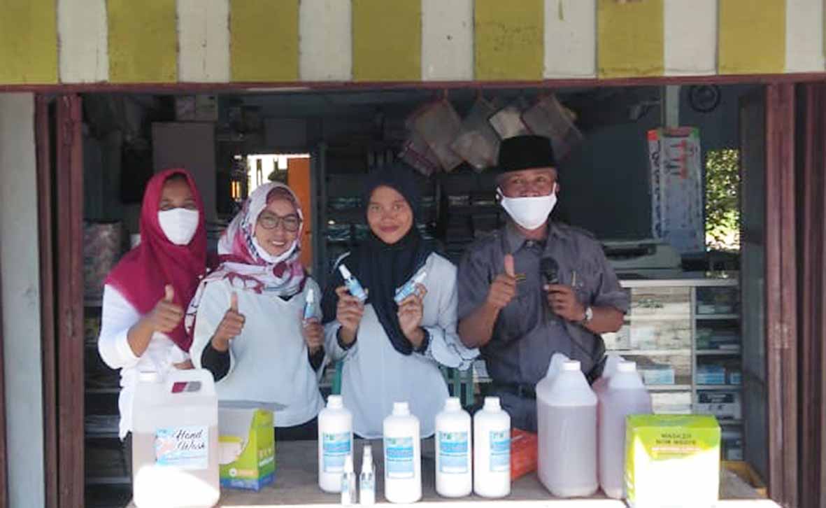 PDAM Tirta Selagan Bagi-bagi Hand Sanitizer