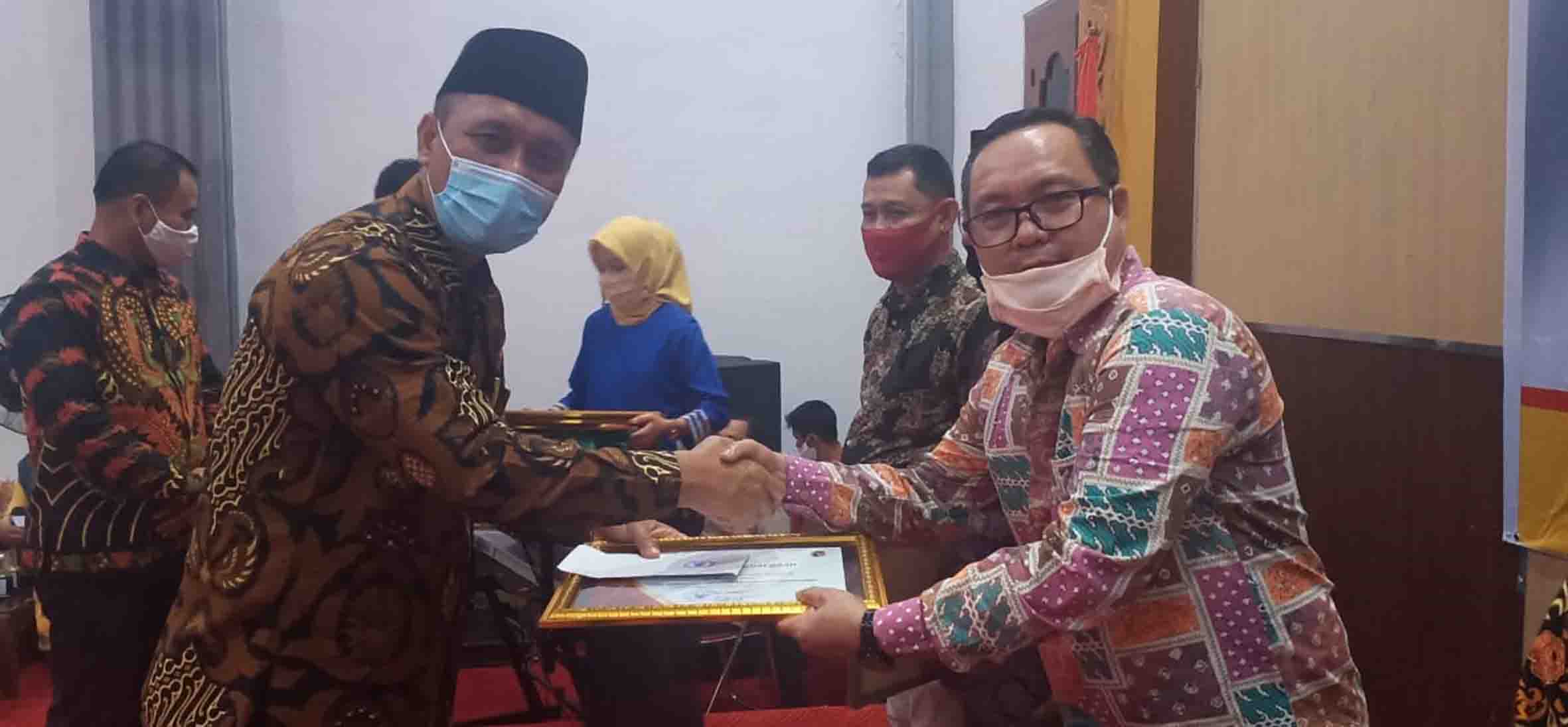 Dapil III Borong Piala Lomba Hias Gapura