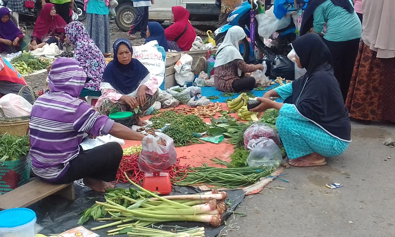 Harga Cabai Merah Terjun Bebas