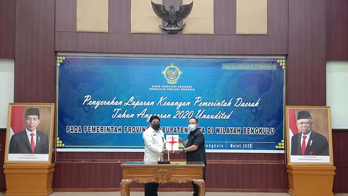 Bupati Sapuan Serahkan LKPD TA 2020 ke BPK RI