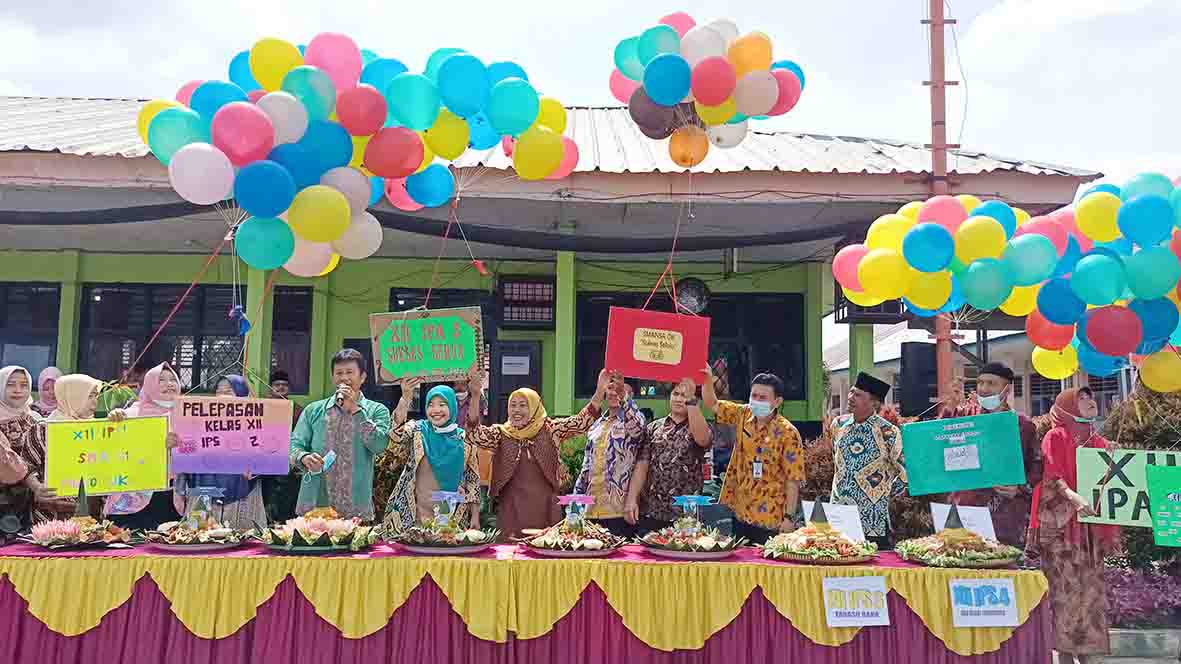 Syukuran dan Pelepasan 242 Siswa SMAN 1 Mukomuko Sukses