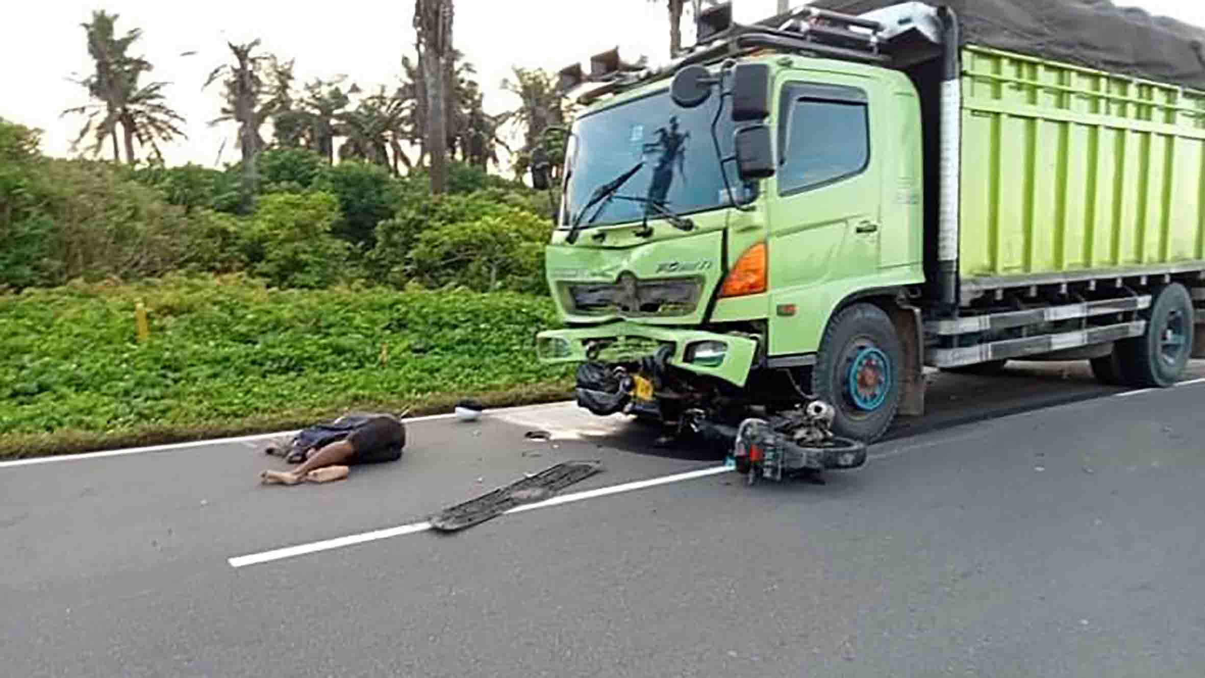 Tabrakan di Mukomuko, Dua Korban Tergeletak, Sopir Diamankan