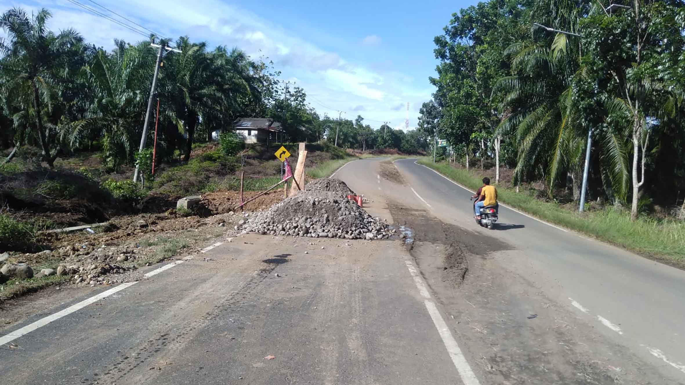 PUPR Tangani Jalan Amblas Dekat Mapolres