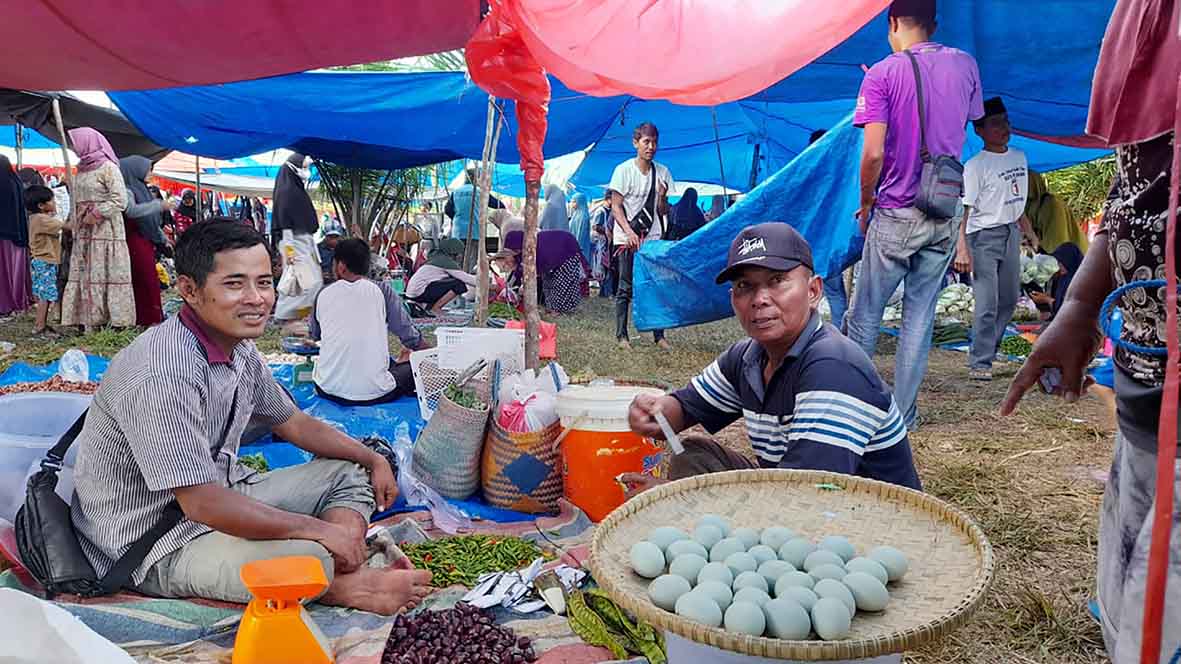 Pasar Sore, COD Ala Pedagang Pinggiran